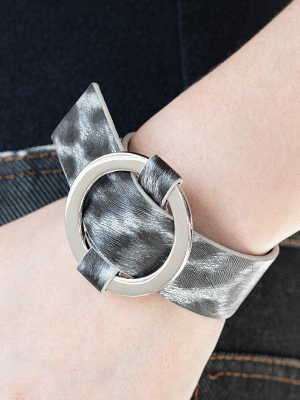 Silver Textured Wrap with Circular Buckle